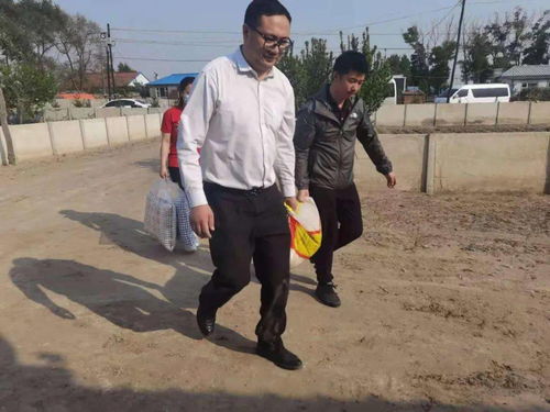 小善举助推大文明 共青团前郭县委联合多部门开展交通文明宣传教育活动